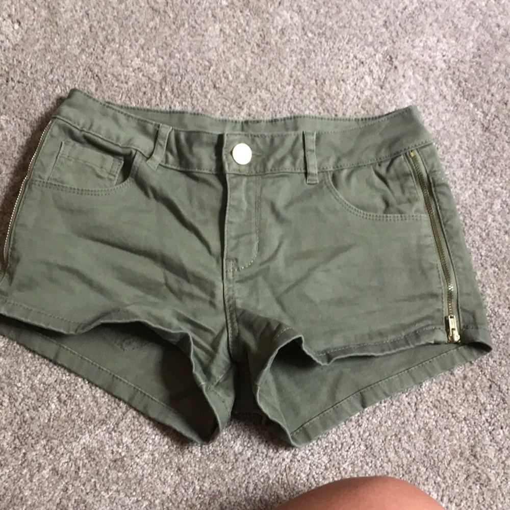 Army green shorts!!!